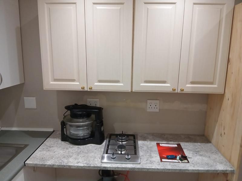 1 Bedroom Property for Sale in Uitzicht Western Cape